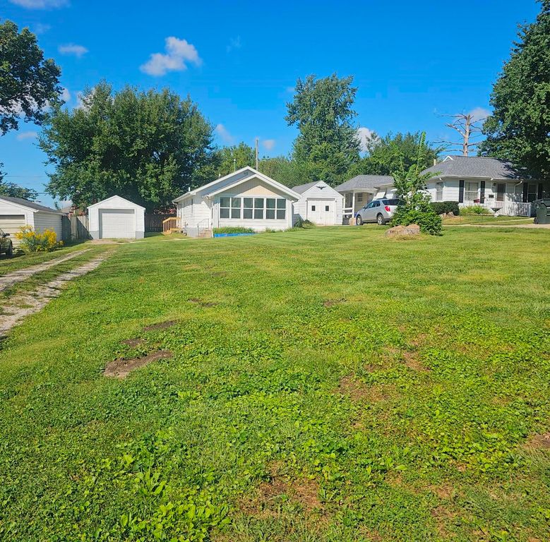 1325 Maplewood Drive NE, Cedar Rapids, IA 52402