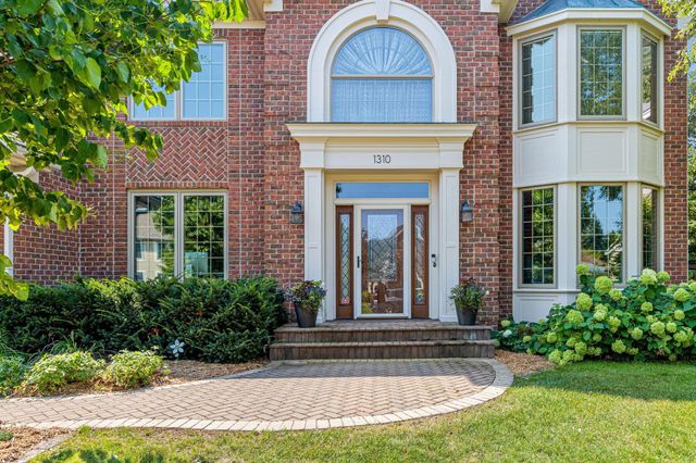 1310 Woodcrest Avenue, Shoreview, MN 55126