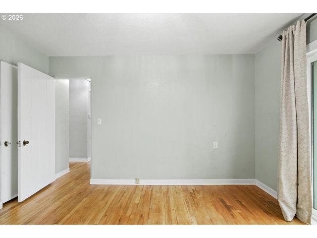 1084 24TH St, Salem, OR 97301