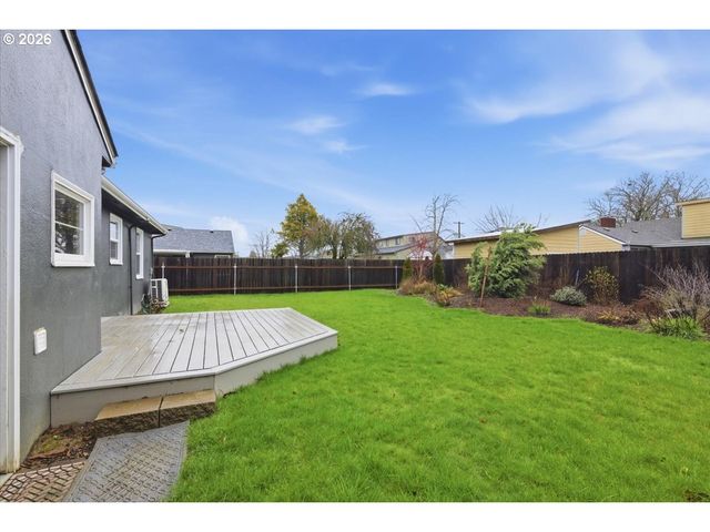 1084 24TH St, Salem, OR 97301