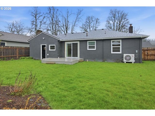 1084 24TH St, Salem, OR 97301