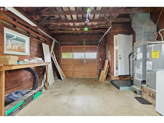 1084 24TH St, Salem, OR 97301