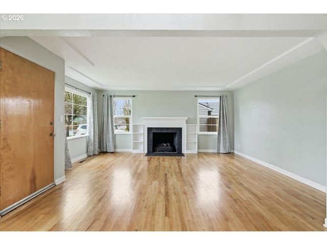 1084 24TH St, Salem, OR 97301