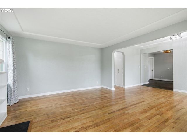 1084 24TH St, Salem, OR 97301