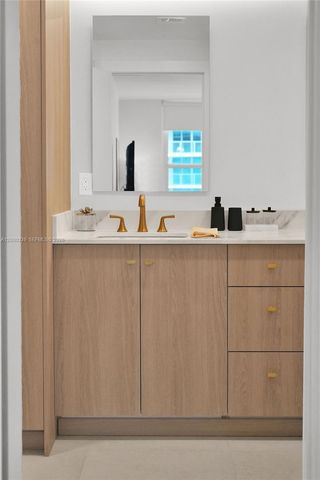 3505 S Ocean Dr 808, Hollywood, FL 33019