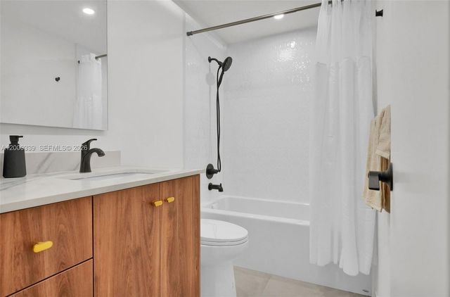 3505 S Ocean Dr 808, Hollywood, FL 33019