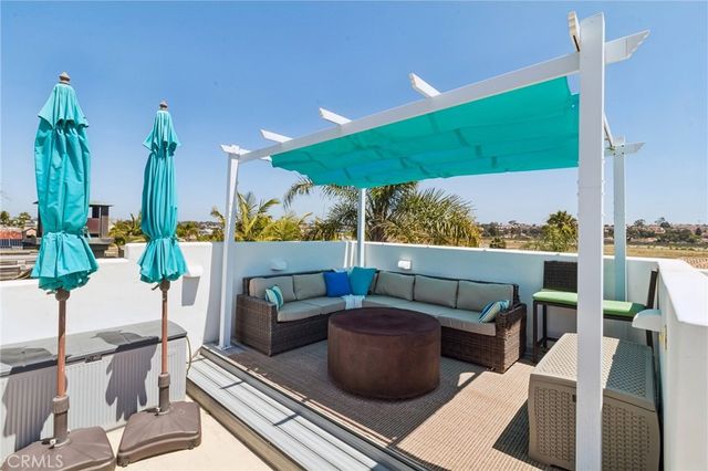 6512 Surfside Lane, Carlsbad, CA 92011