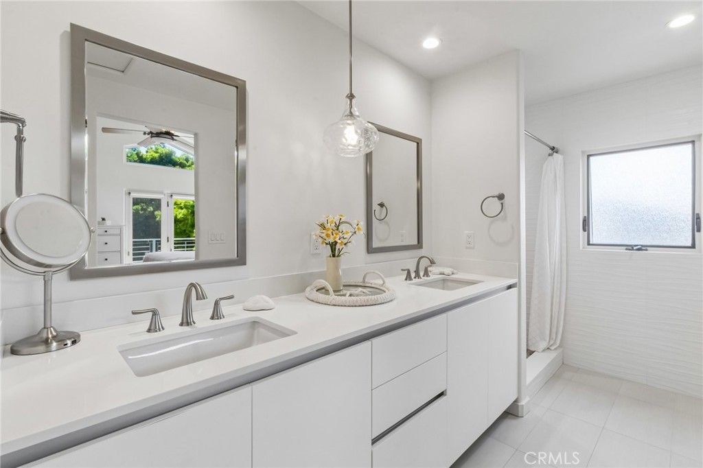 Image 18 of property listing at 6512 Surfside Lane, Carlsbad, CA 92011