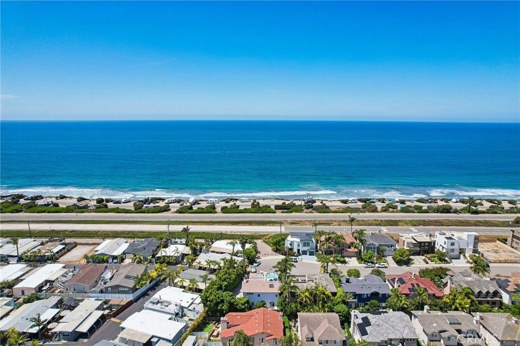 Image 32 of property listing at 6512 Surfside Lane, Carlsbad, CA 92011