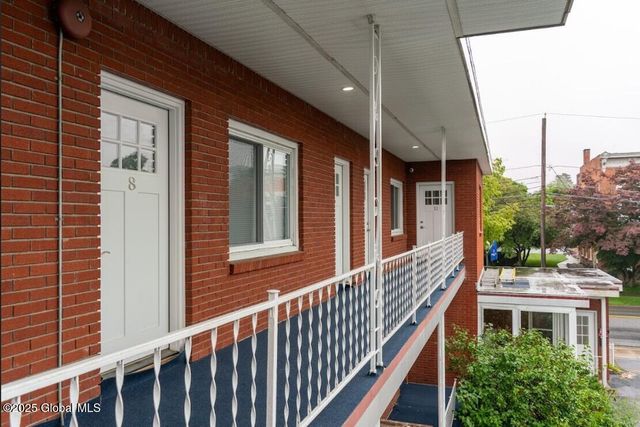 195 South Broadway 9, Saratoga Springs, NY 12866