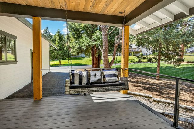 155 Morton Way, Jacksonville, OR 97530