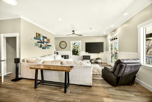 155 Morton Way, Jacksonville, OR 97530