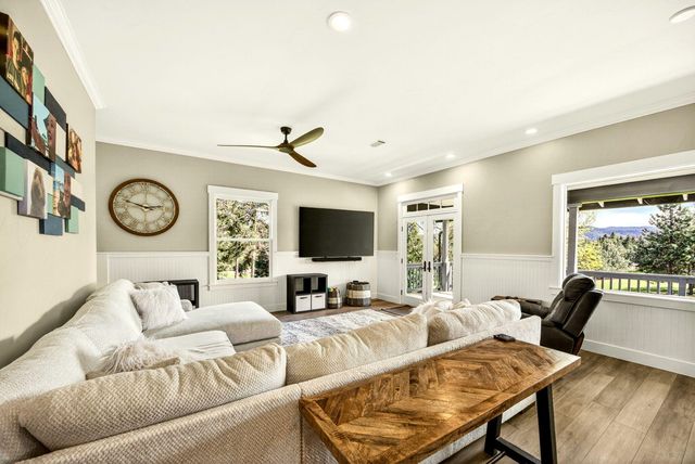 155 Morton Way, Jacksonville, OR 97530