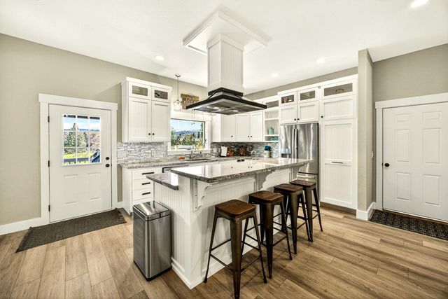 155 Morton Way, Jacksonville, OR 97530