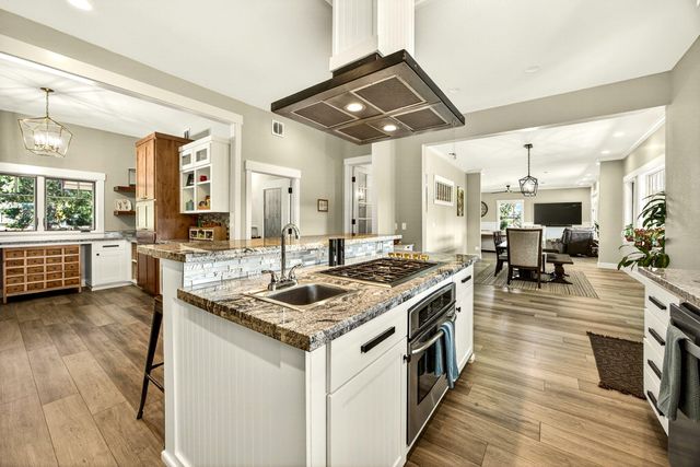 155 Morton Way, Jacksonville, OR 97530