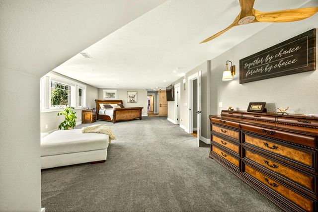 155 Morton Way, Jacksonville, OR 97530