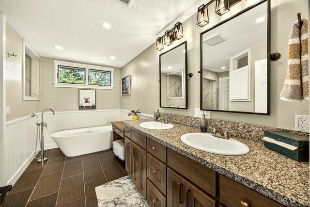 155 Morton Way, Jacksonville, OR 97530