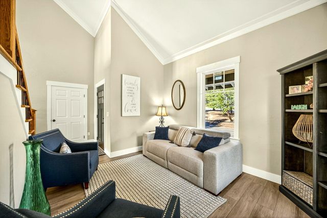 155 Morton Way, Jacksonville, OR 97530