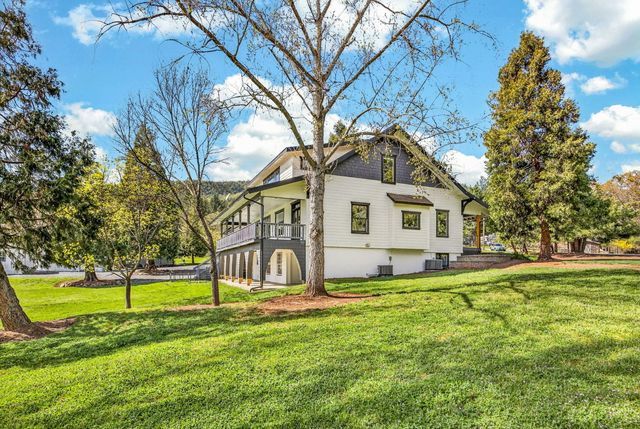 155 Morton Way, Jacksonville, OR 97530