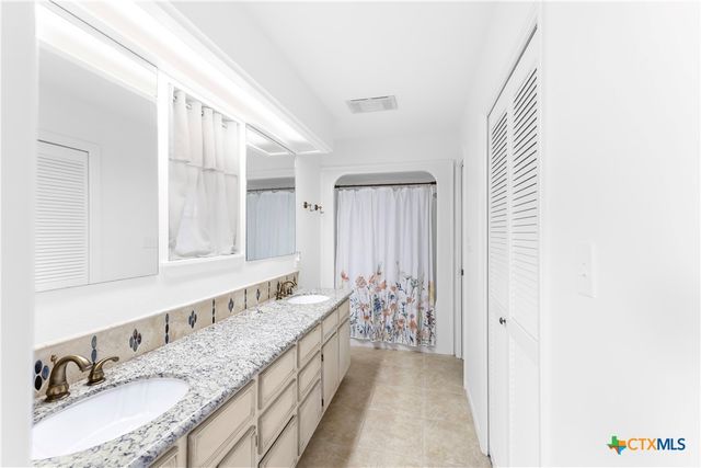 201 Parsons Road, Victoria, TX 77904