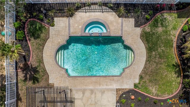 201 Parsons Road, Victoria, TX 77904