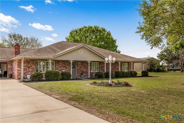 201 Parsons Road, Victoria, TX 77904