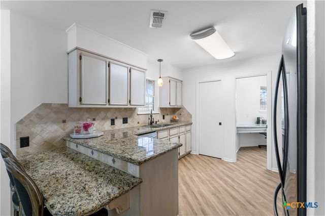 201 Parsons Road, Victoria, TX 77904