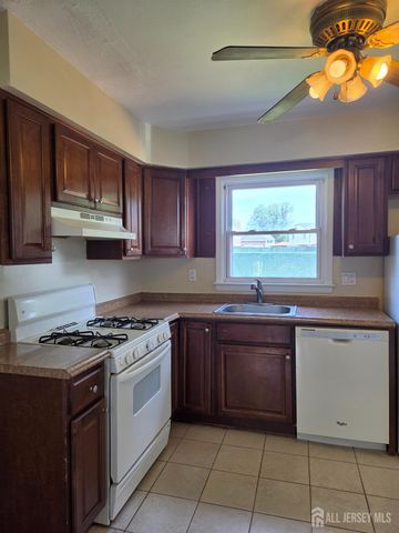 8 Chester Court, Edison, NJ 08817