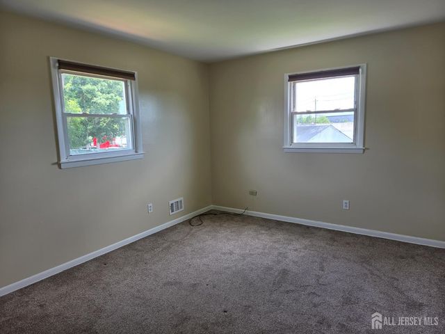8 Chester Court, Edison, NJ 08817