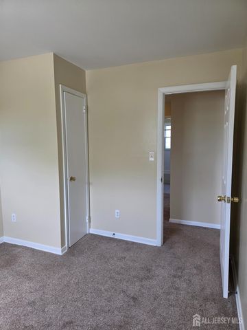 8 Chester Court, Edison, NJ 08817