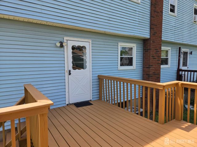 8 Chester Court, Edison, NJ 08817