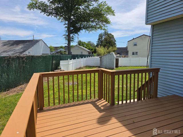 8 Chester Court, Edison, NJ 08817