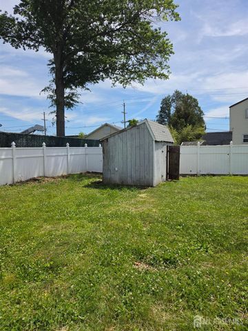 8 Chester Court, Edison, NJ 08817