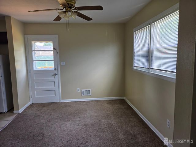 8 Chester Court, Edison, NJ 08817