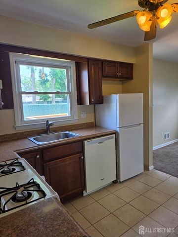 8 Chester Court, Edison, NJ 08817