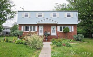 8 Chester Court, Edison, NJ 08817