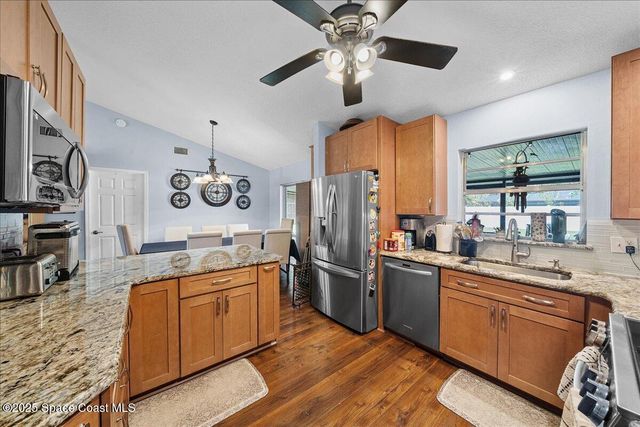 873 Ripley Terrace NE, Palm Bay, FL 32907