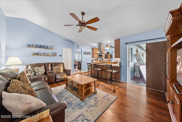 873 Ripley Terrace NE, Palm Bay, FL 32907