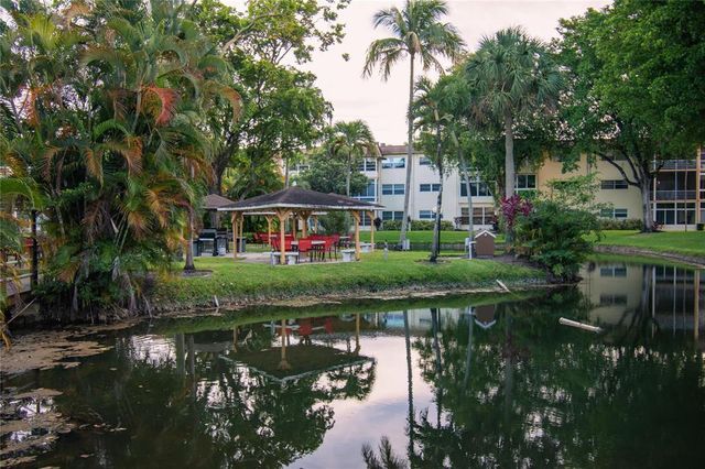 5171 W Oakland Park Boulevard, Lauderdale Lakes, FL 33313