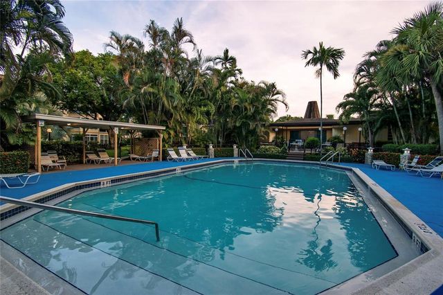 5171 W Oakland Park Boulevard, Lauderdale Lakes, FL 33313