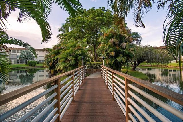 5171 W Oakland Park Boulevard, Lauderdale Lakes, FL 33313