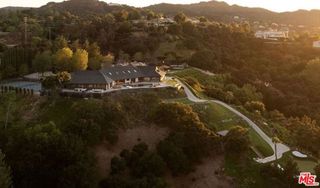 16401 Mulholland Drive, Los Angeles, CA 90049