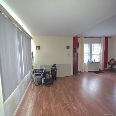 11122 203rd Street, Saint Albans, NY 11412