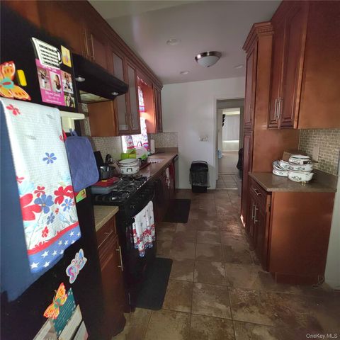 11122 203rd Street, Saint Albans, NY 11412