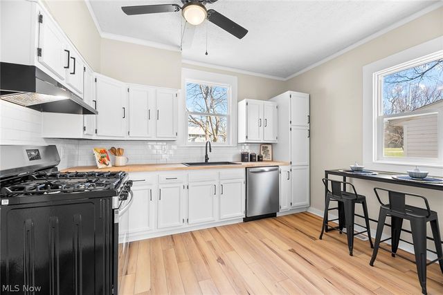 1529 Pilgrim Street, Akron, OH 44305