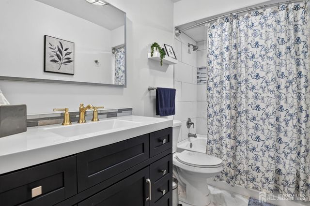 734 Darlington Drive, Old Bridge, NJ 08857