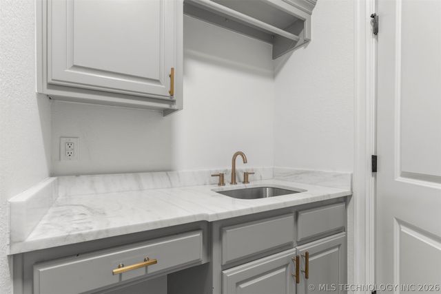 10875 S 94th East Place, Bixby, OK 74133