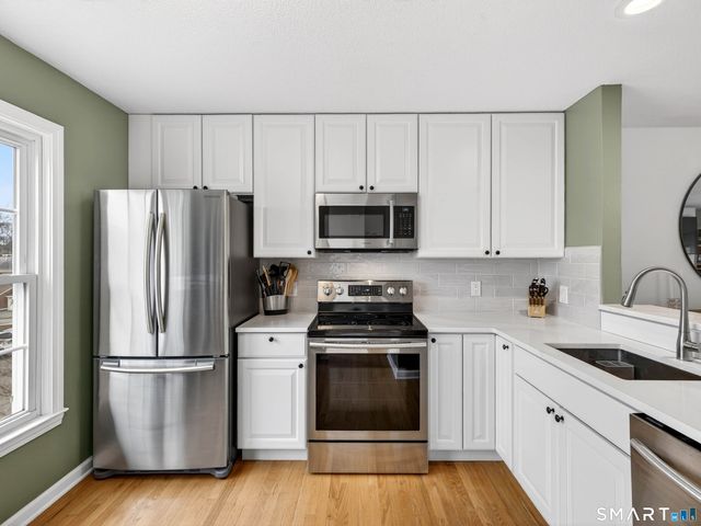 102 Foxbridge Village Road 102, Branford, CT 06405