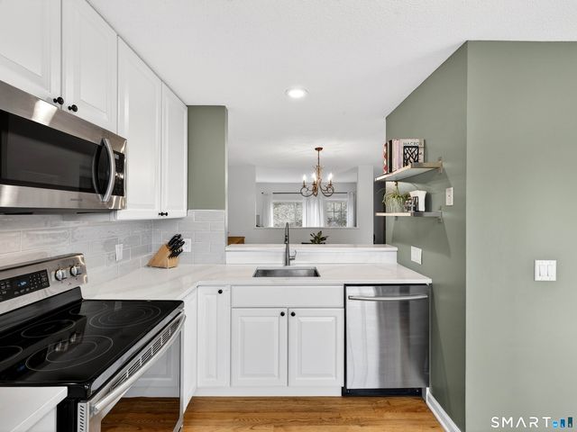 102 Foxbridge Village Road 102, Branford, CT 06405