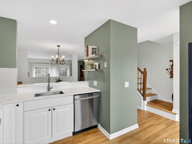 102 Foxbridge Village Road 102, Branford, CT 06405